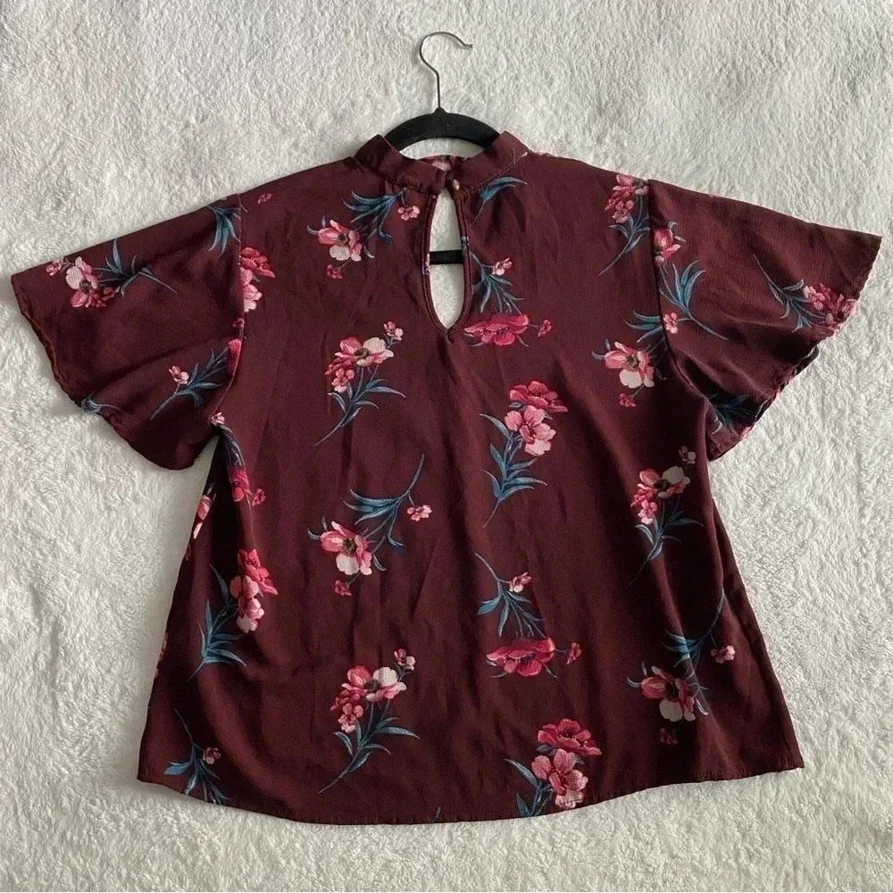 Floral Keyhole Top - Picture 4 of 5